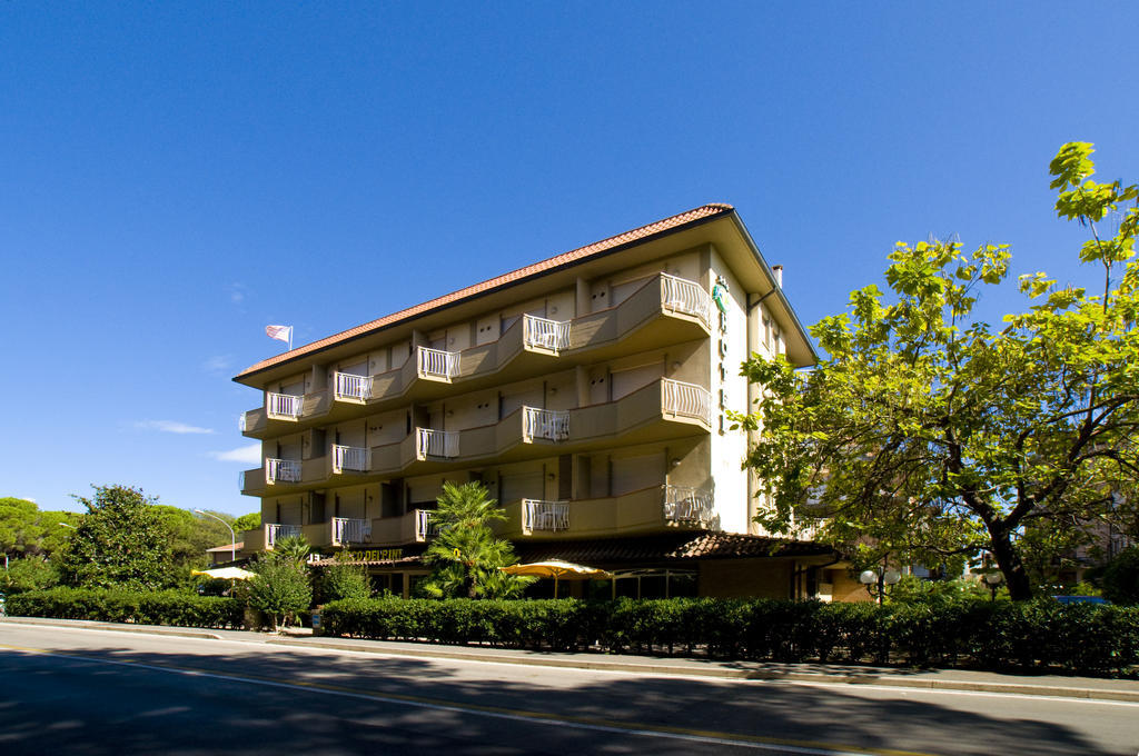 Hotel Parco Dei Pini - 100mt Dal Mare