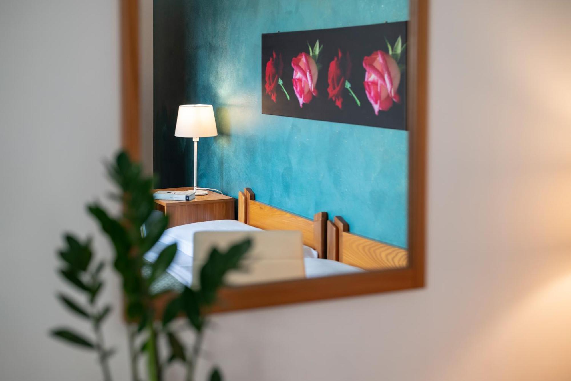 Hotel Parco Dei Pini - 100mt Dal Mare 3*