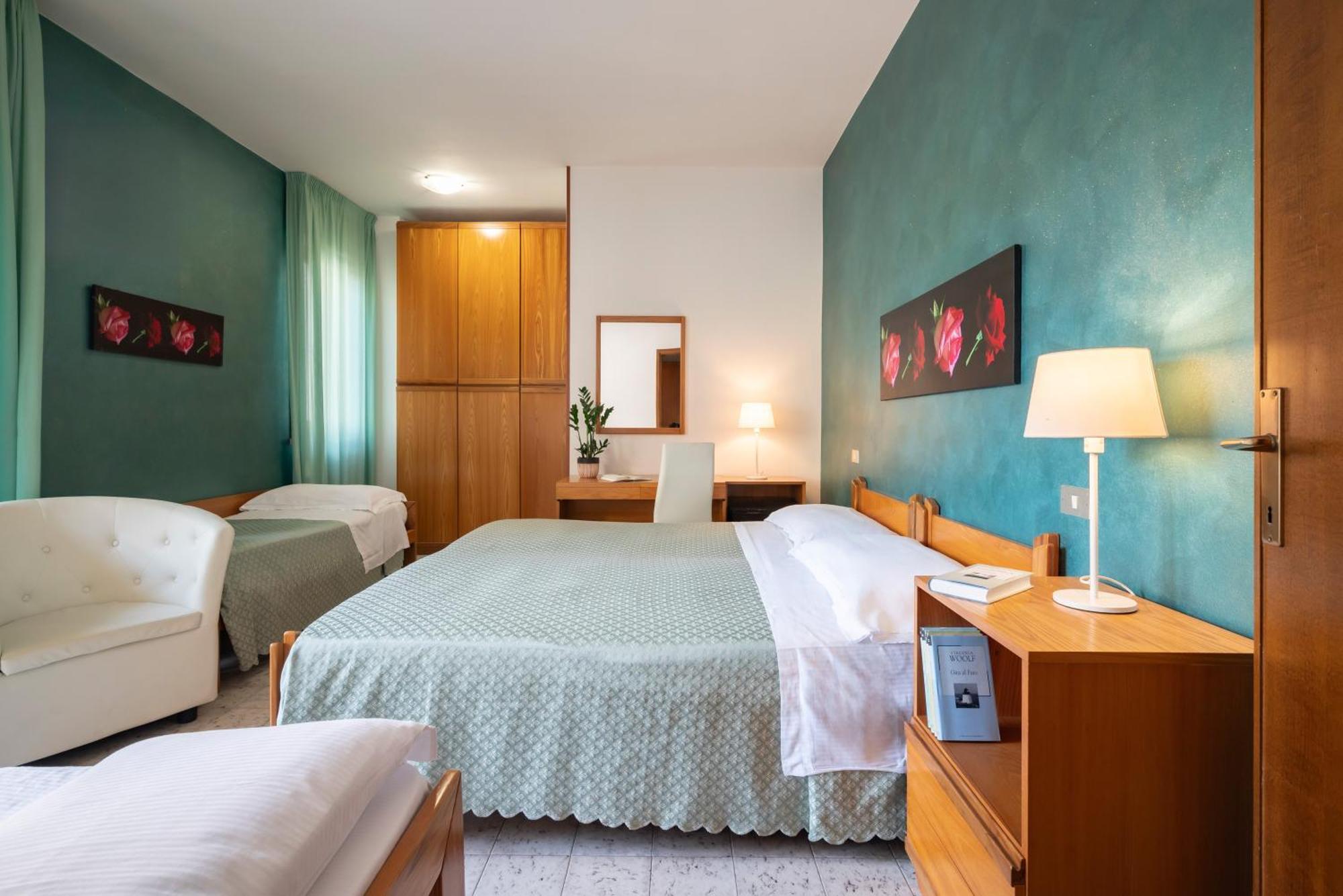 Hotel Parco Dei Pini - 100mt Dal Mare Follonica