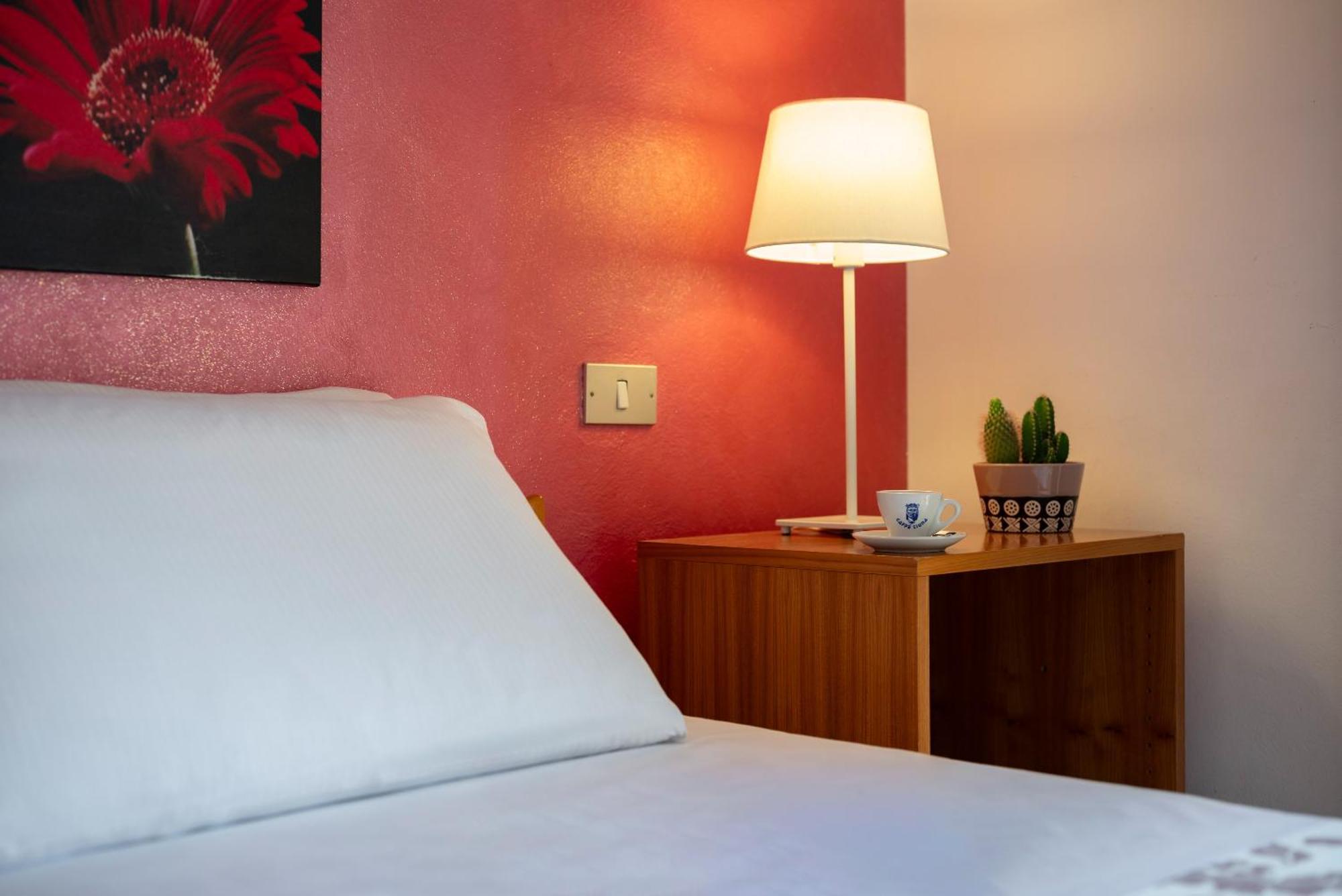Hotel Parco Dei Pini - 100mt Dal Mare 3*