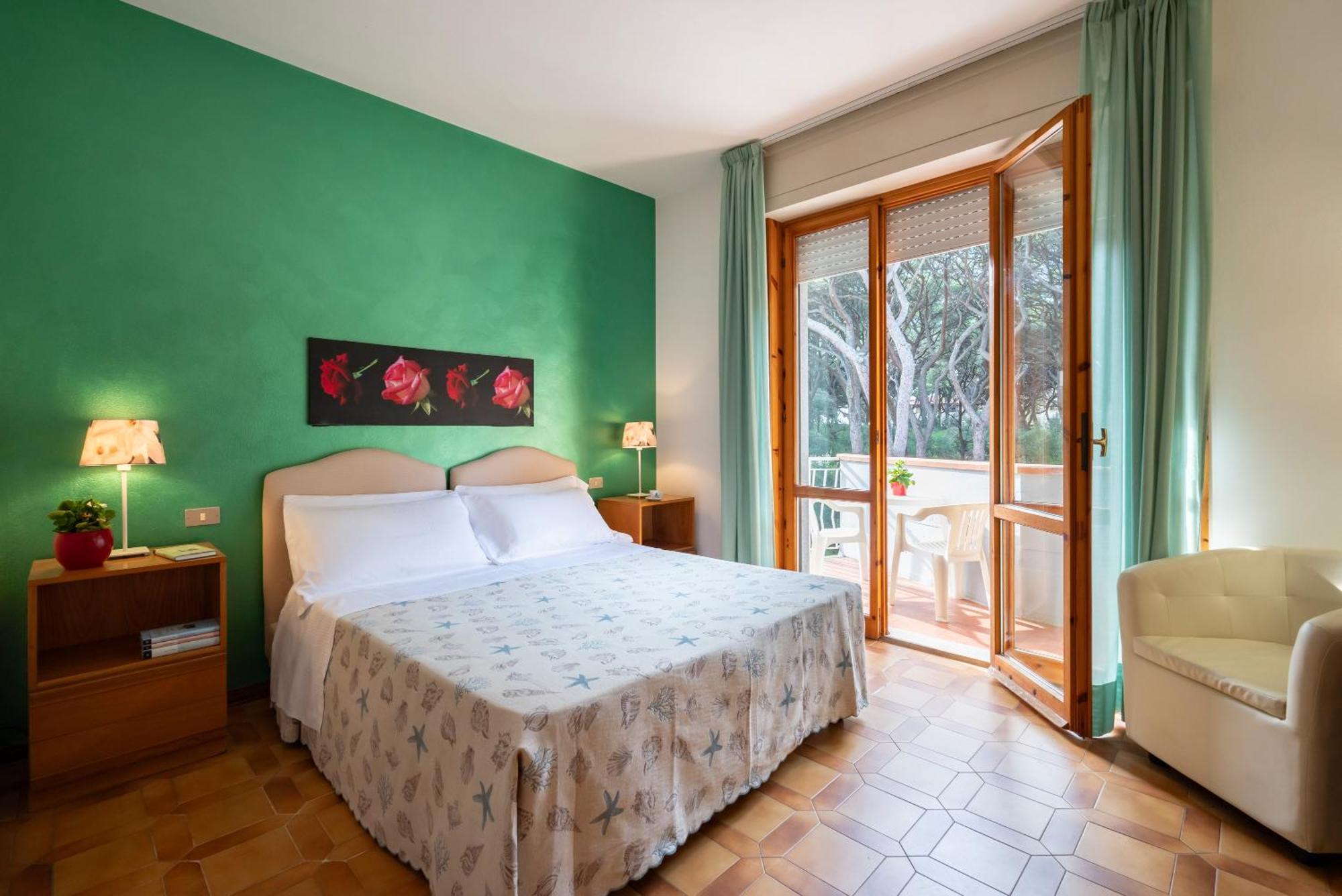Parco Dei Pini - 100mt Dal Mare Hotel
