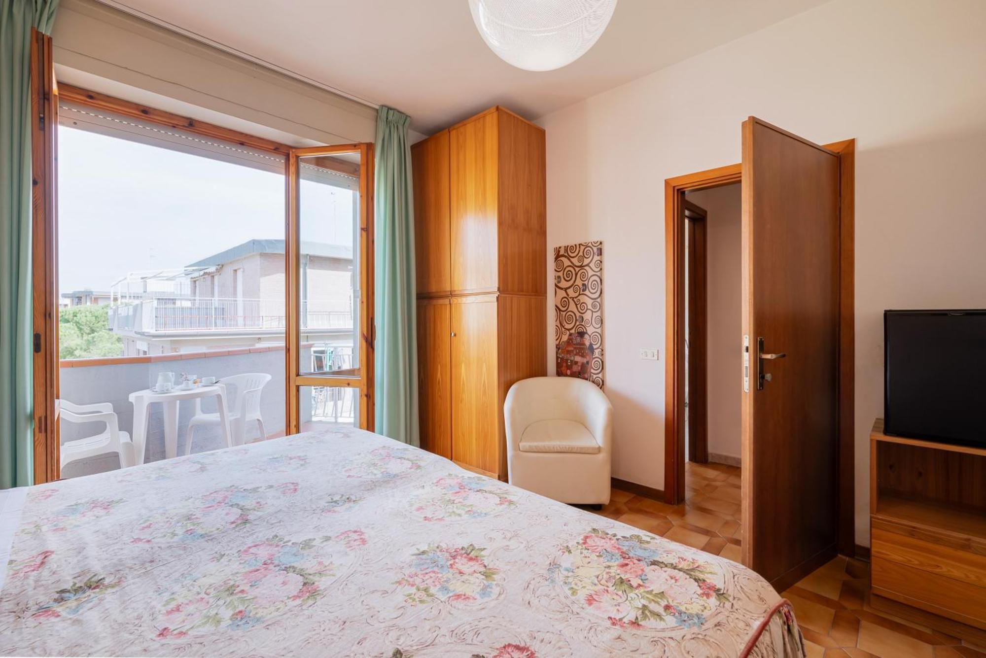 Hotel Parco Dei Pini - 100mt Dal Mare