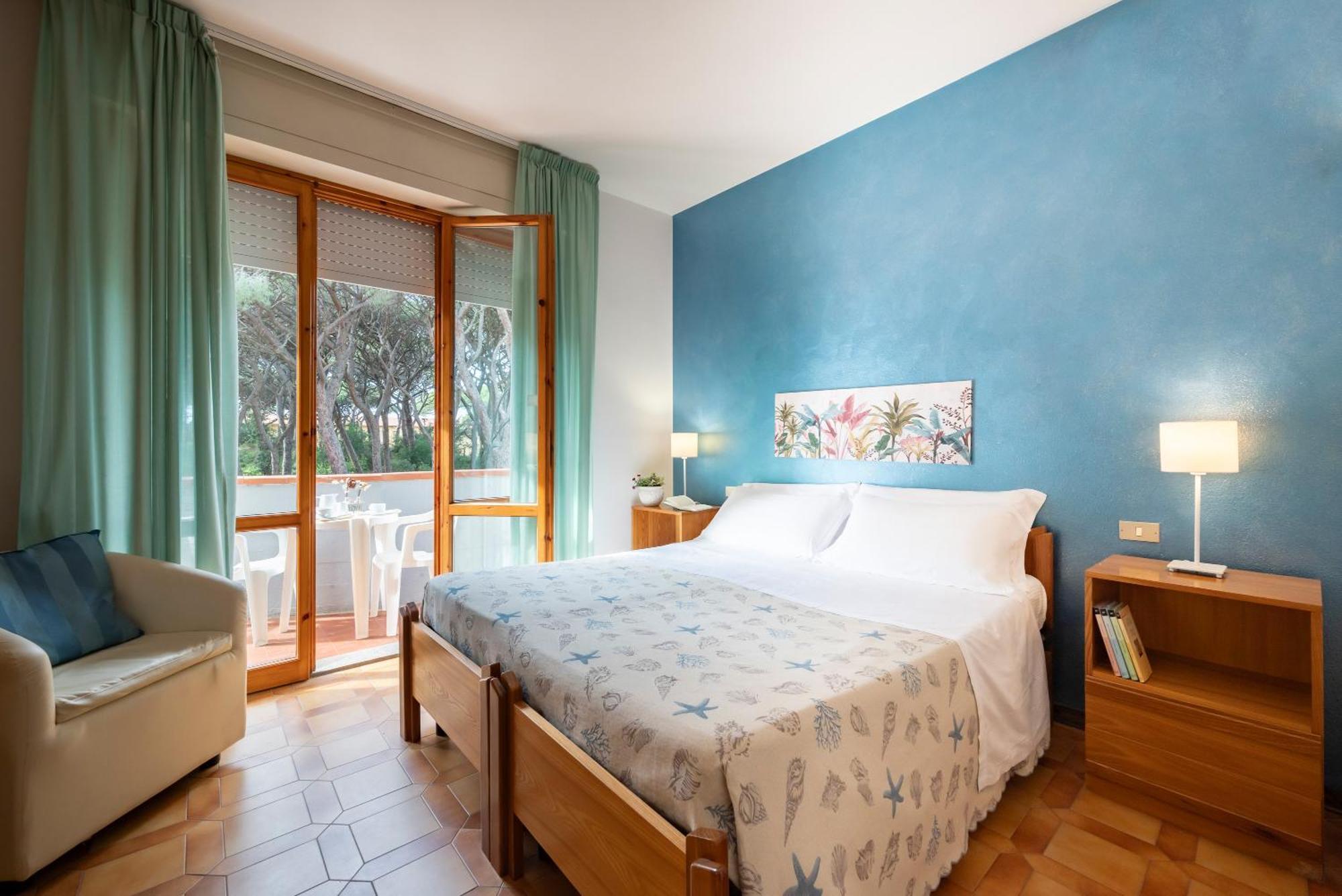 Parco Dei Pini - 100mt Dal Mare Hotel 3*